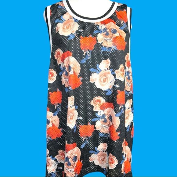 No boundaries cute black tank with skulls and roses - Picture 1 of 8